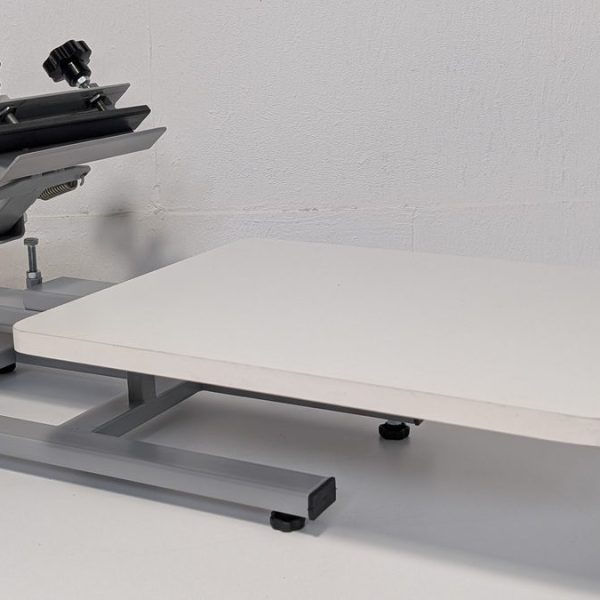 single-color-single-table-1